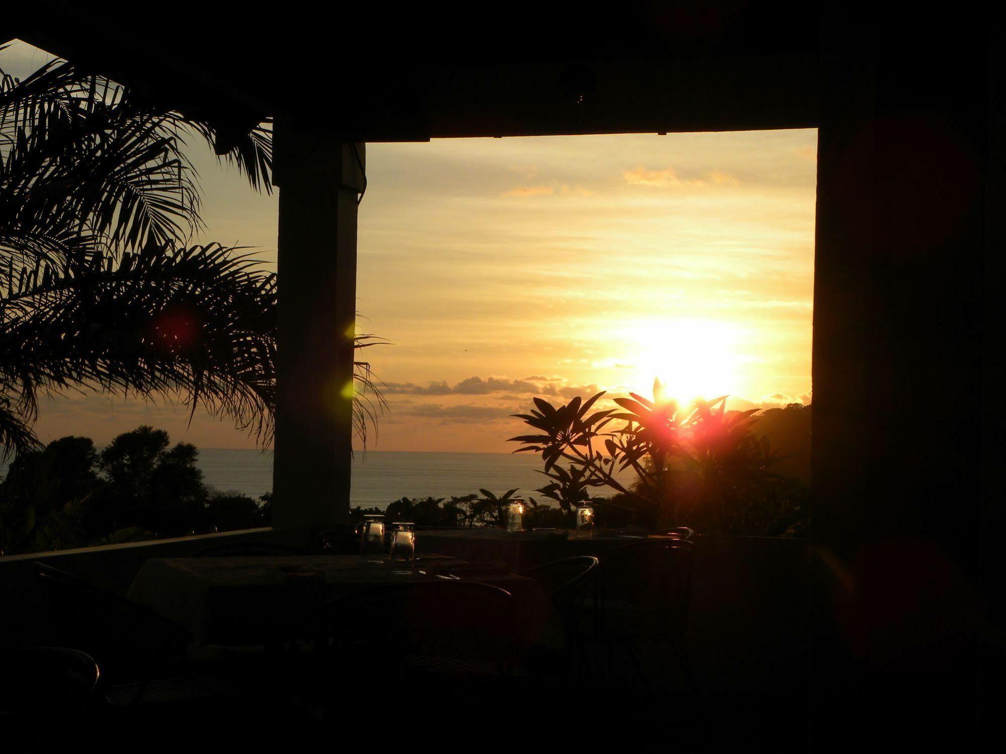 Hotel Lookout Playa Tortuga Ojochal Exterior foto